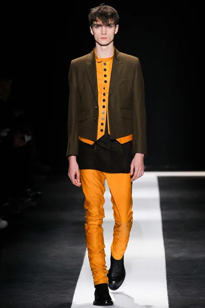 Look 13